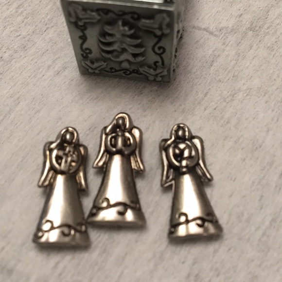 NWOT Metal Prayer Box Charm with Three Metal Angels Christmas Religious - Picture 6 of 14